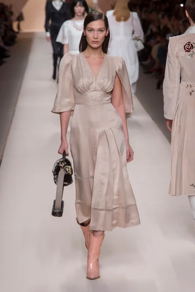 Look 38